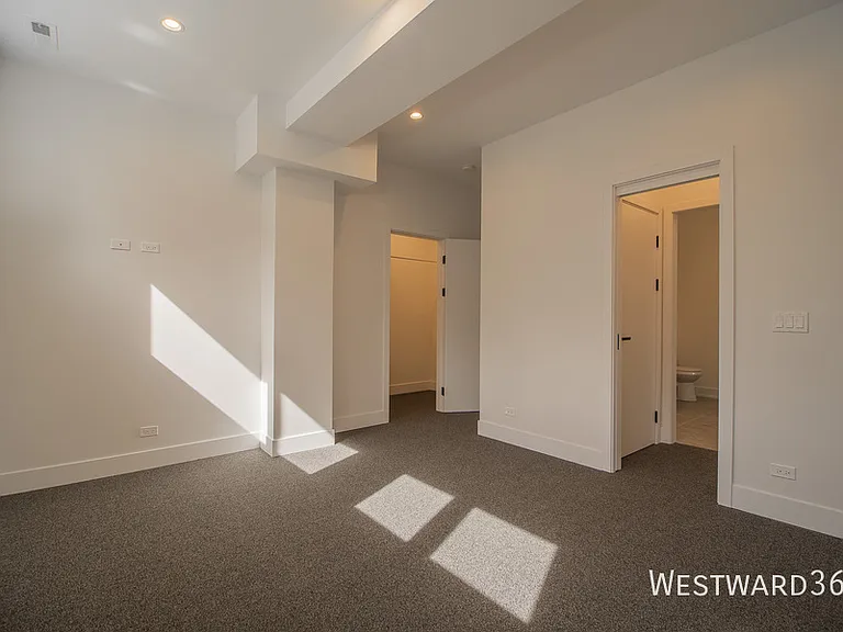 2042 W Washington Blvd #1E — Photo 17