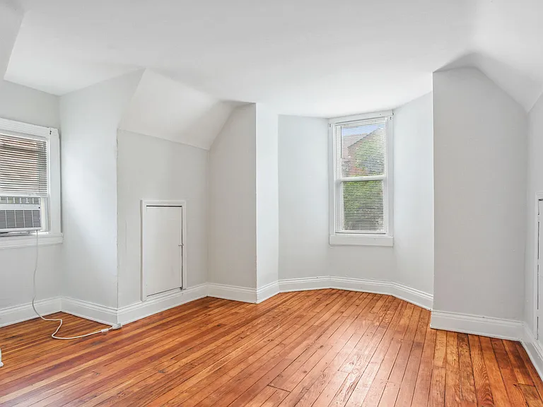 3213 Lexington Ave — Photo 18