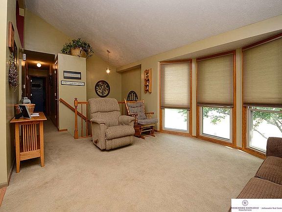 5th image of 8509 Vernon Ave