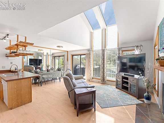 4th image of 376 Pilot Knob Ave
