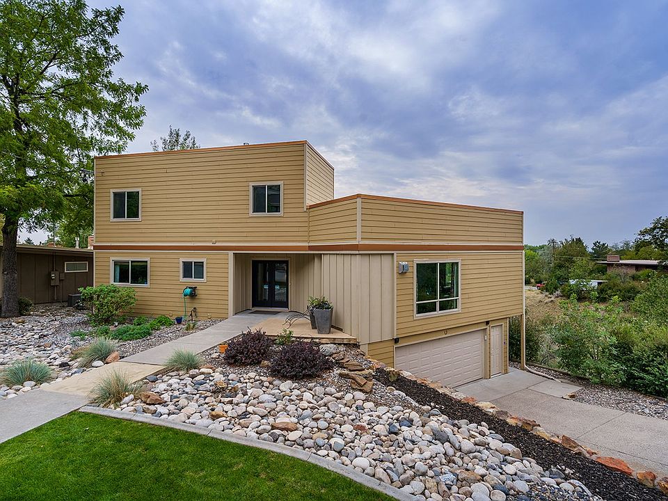 1st image of 3212 E Macdonald Dr
