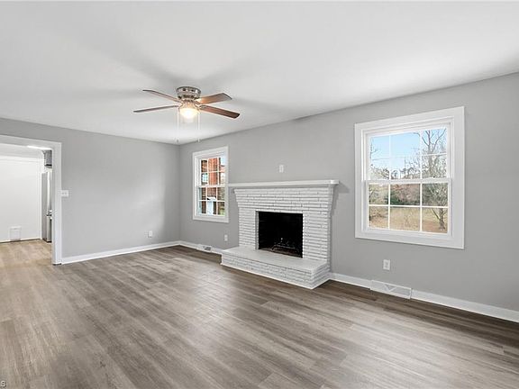 4th image of 25 American Ave NE