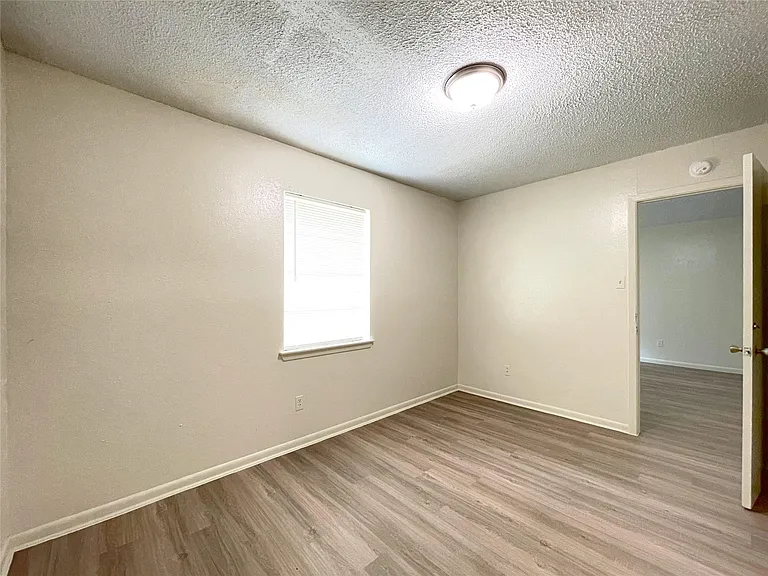 904 N Meadows Dr — Photo 14