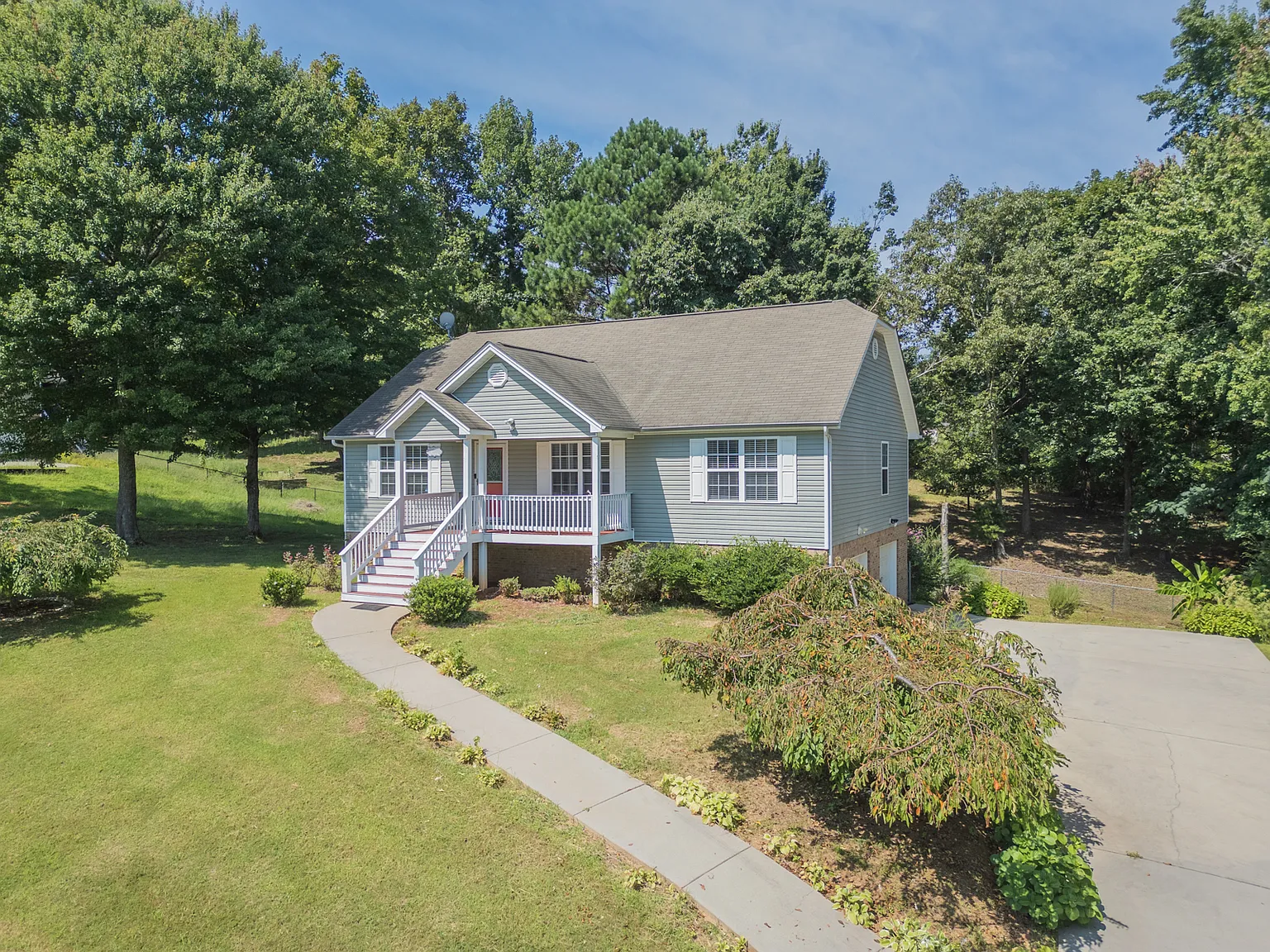 Stunning 3BD/2BA House — Photo 2