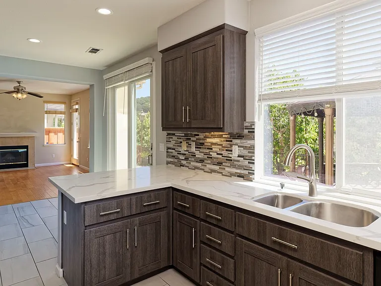 1012 Trailside Dr — Photo 18
