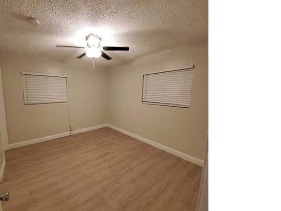 5th image of 850 W 95th St #1