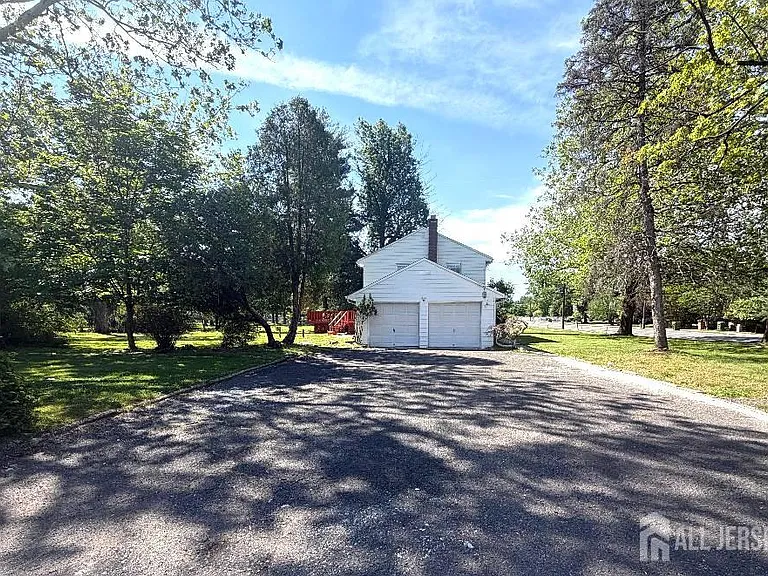 434 Plainfield Rd — Photo 3