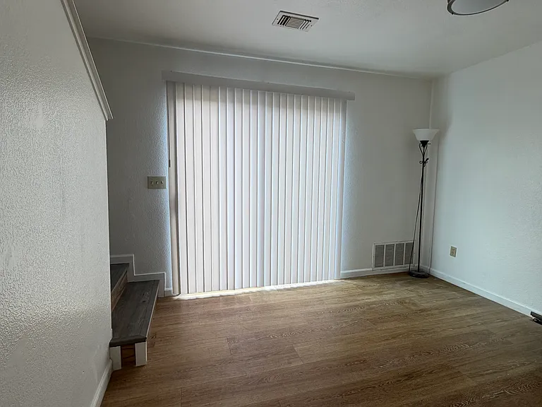1930 Manor Pl #1 — Photo 9
