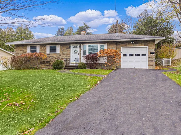 18 Hollywood Dr, Whitesboro, NY 13492