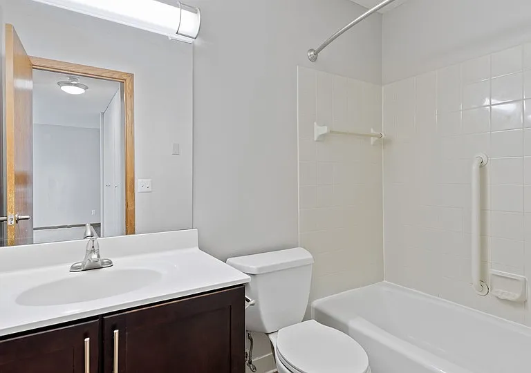 Arrive 4301 — Photo 23