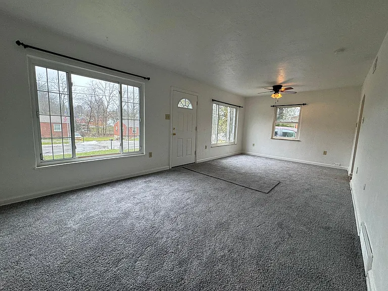 110 Southvue Ct — Photo 4