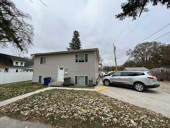 2nd image of 212 10th Ave S