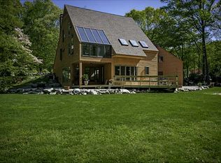 355 Gilbert Stuart Dr, Warwick, RI 02818