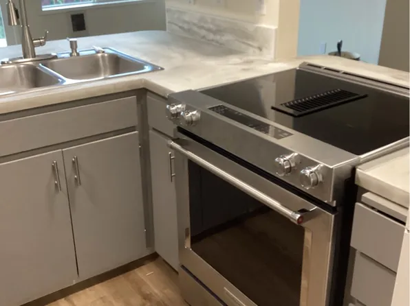 326 SW 12th St, Newport, OR 97365