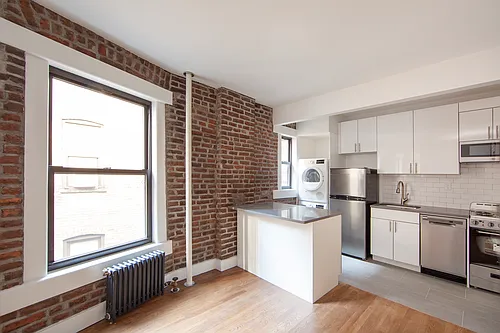 83 Baxter St #3D Photo 1