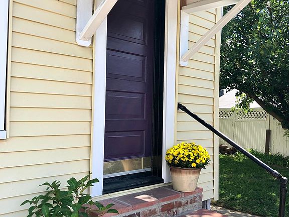 Front door to the apt