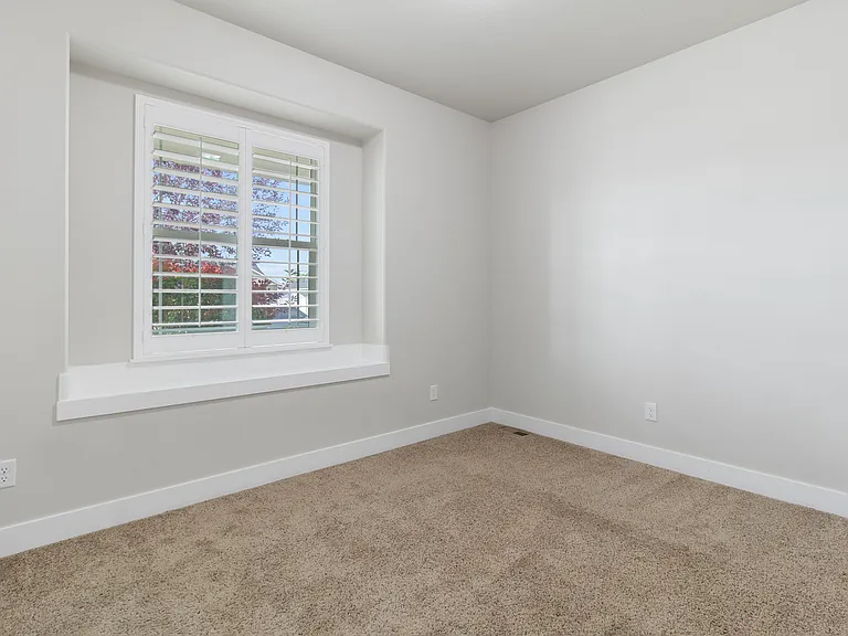 1015 White Birch Ave — Photo 24