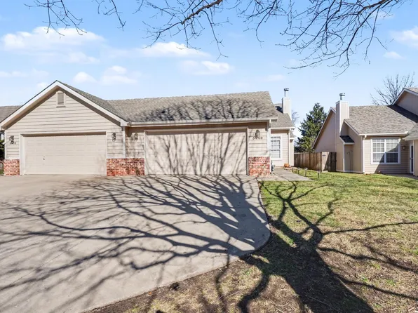 5200 Congressional Pl, Lawrence, KS 66049