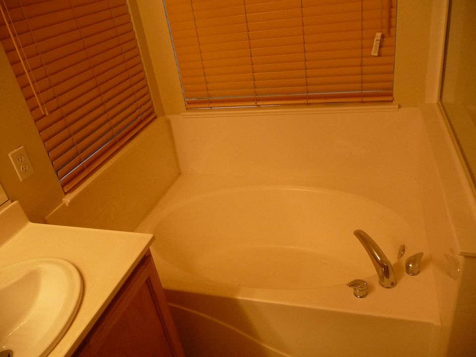 1st image of 3128 Mount Maclure Dr