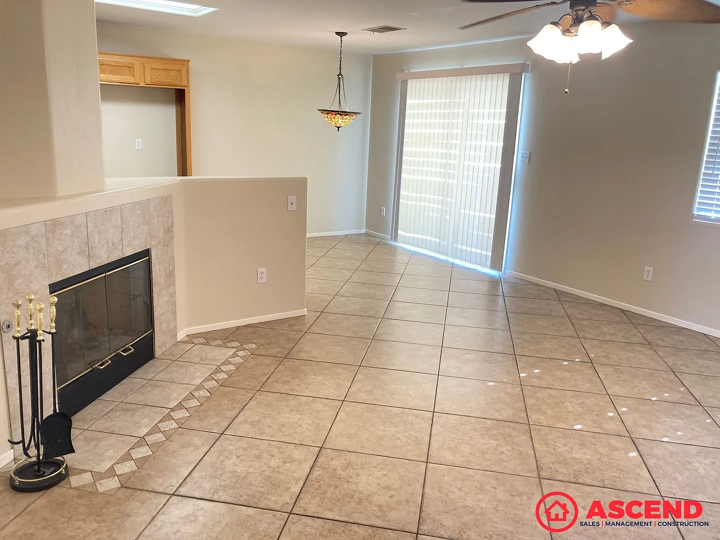 Comfortable 2BD/2BA Home in Bakersfield's Desirable 93312 Fully Equipped! — Photo 2