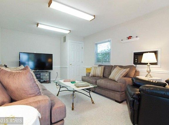 4th image of 1710 Grandin Ave