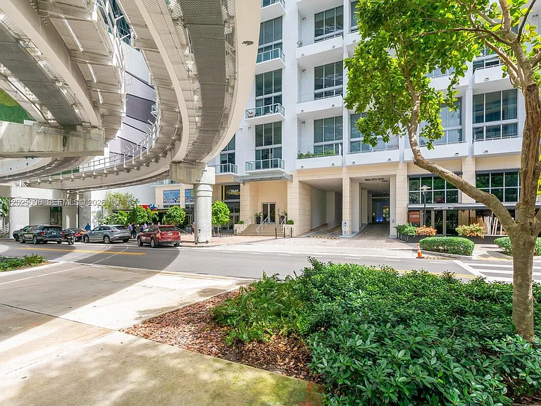 1060 Brickell Ave #2515 — Photo 20