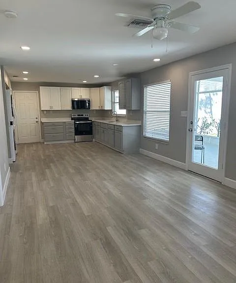 25168 Pinson Dr — Photo 14