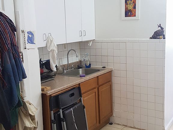 2nd image of 210 Irving Ave APT 3L
