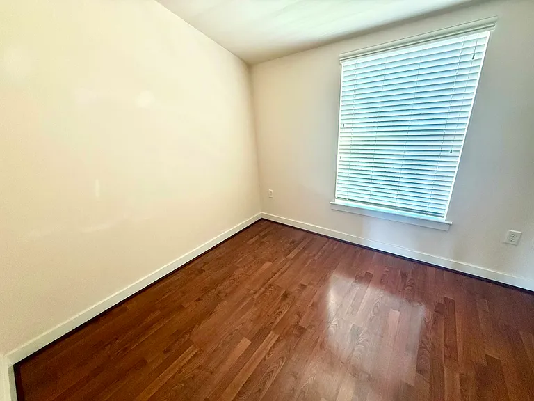 849 Frederick Cmns — Photo 8