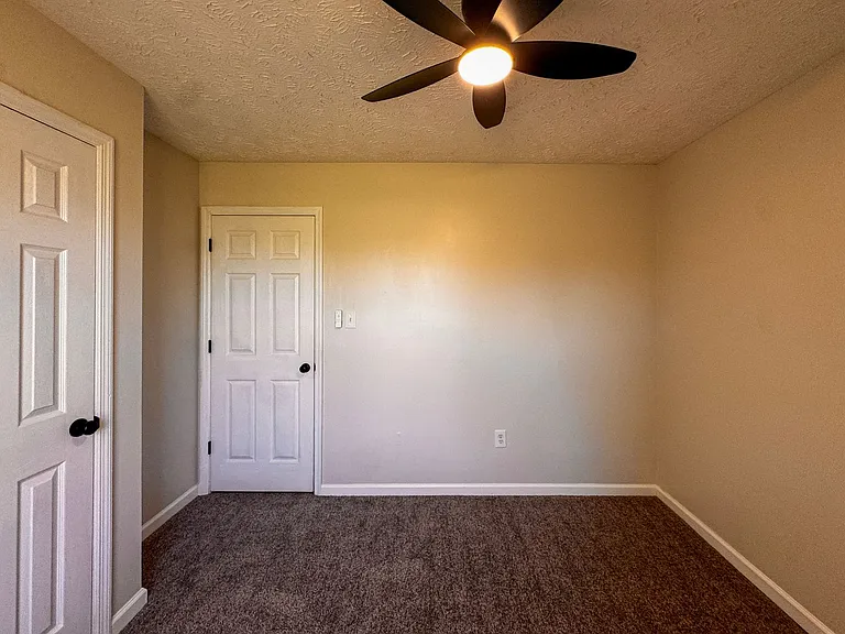 197 Brandywood Ct — Photo 16