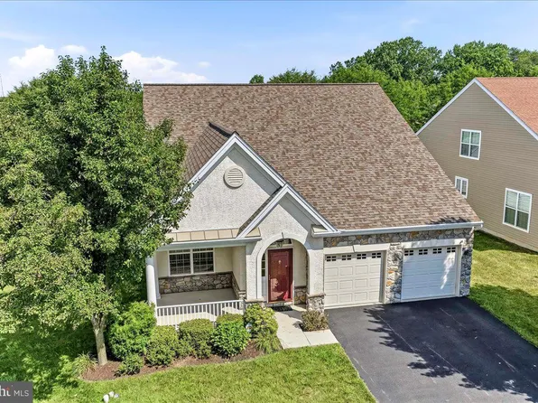 207 Hendrickson Ln, West Grove, PA 19390