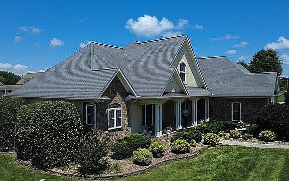 2nd image of 100 Springview Cv