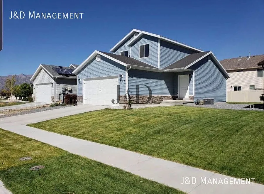 Beautiful 3-Bedroom Home for Rent in Eagle Mountain! Utilities Included! — Photo 2