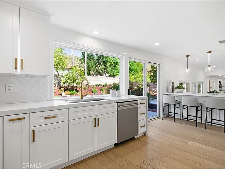 5347 Cangas Dr — Photo 16