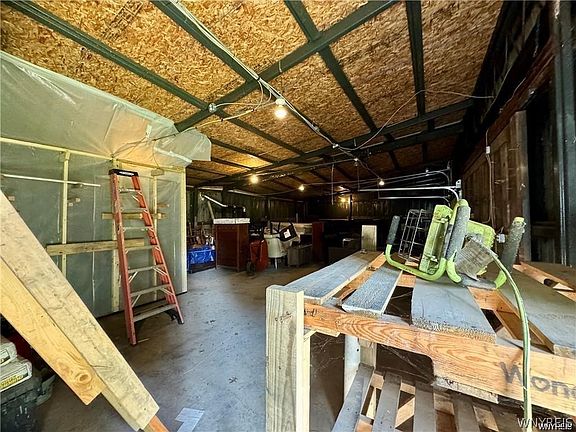 3rd image of 3454 Ewings Rd #10