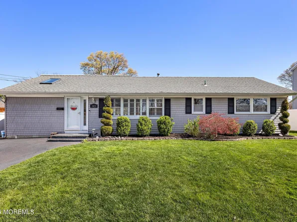 2429 Moore Avenue, Point Pleasant, NJ 08742