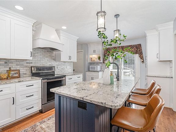 4th image of 612 Underwood Dr