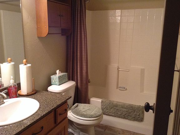 3rd bath off 4th br/den