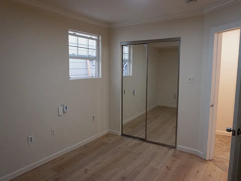 908 36th Ave — Photo 10