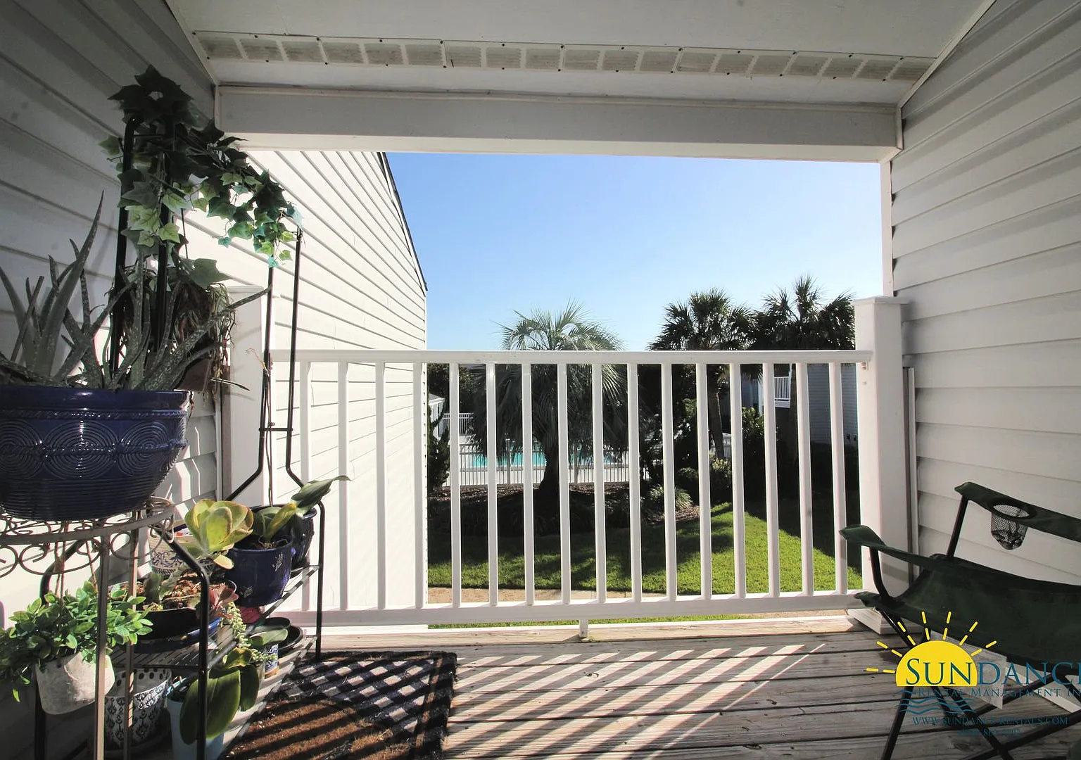 Beautiful 2 Bedroom Unit at Finisterra! — Photo 2