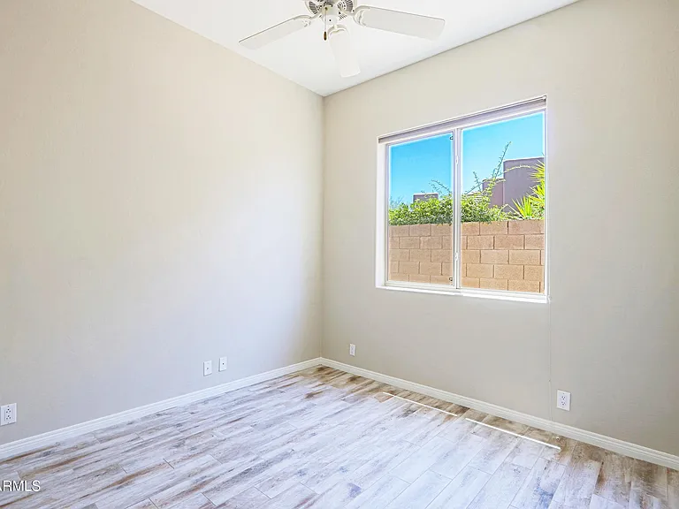 34106 N 66th Way — Photo 28