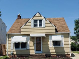 3910 Yorkshire Rd, Parma, OH 44134