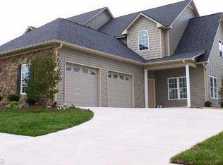 1074 Muirfield Ln, Clemmons, NC 27012