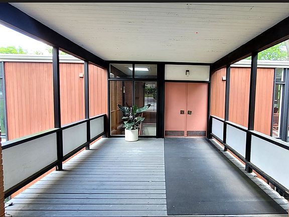 4th image of 3806 Briar Pl #3808
