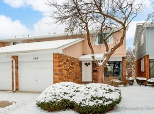 1164 Leicester Ct, Wheaton, IL 60189