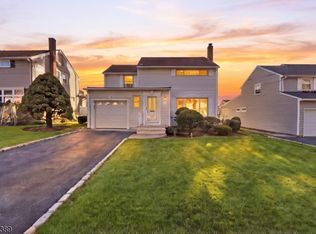 15 Brentwood Dr, Verona Twp., NJ 07044
