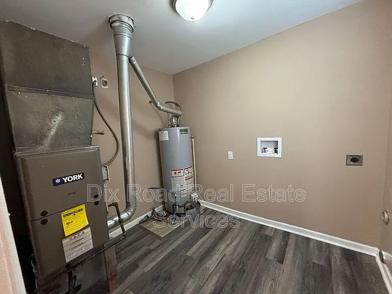 601 Brelsford Ave — Photo 28