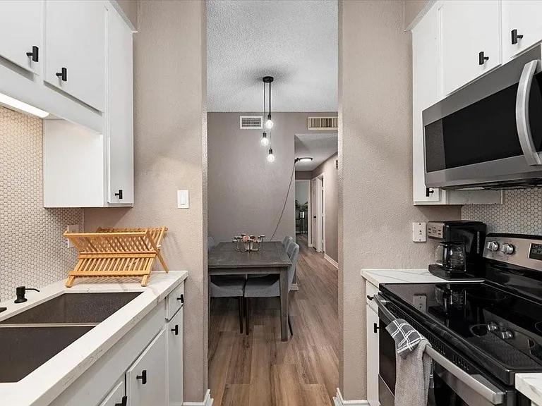 10047 Westpark Dr #33 — Photo 4