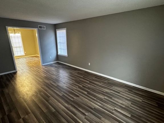 3rd image of 2501 Tarbet Dr