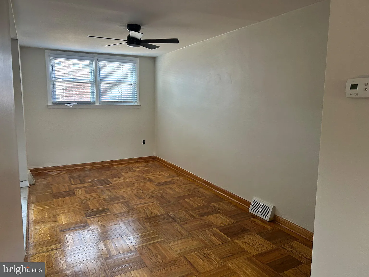 3 bed, 1.5 bath, 1152 sqft, $2,750 — Photo 2